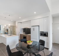 Round About Bulimba - Executive 3BR Bulimba apartment near Oxford St shops and restaurants - Perths Hotel