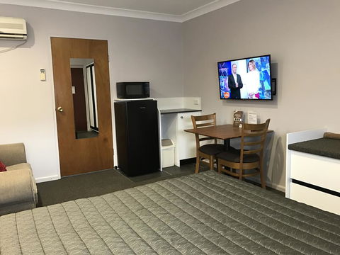 Roydons Motor Inn - Perths Hotel 0