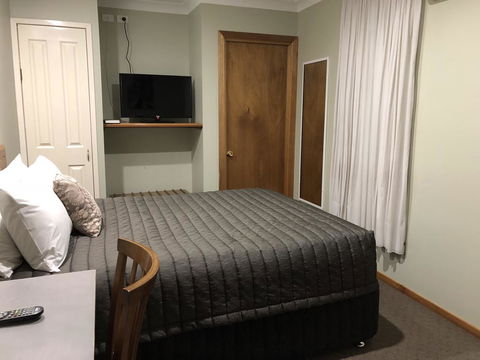 Roydons Motor Inn - Perths Hotel 3