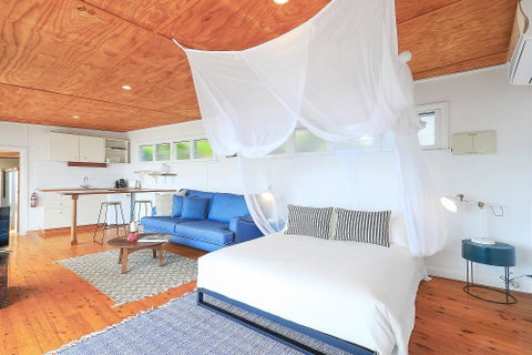 Sail On In Boatshed - Perths Hotel 3