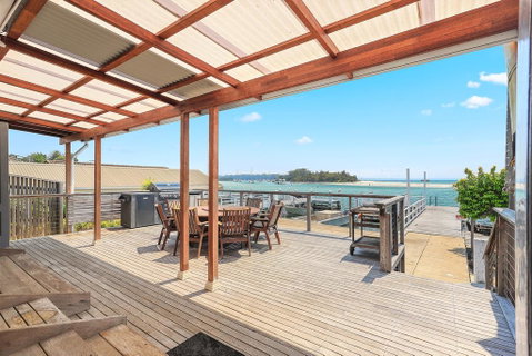Sail On In Boatshed - Perths Hotel 2