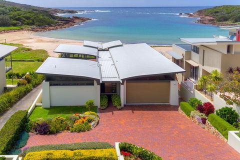 Sails On The Beachfront - Exclusive Seaside Home - Perths Hotel 0