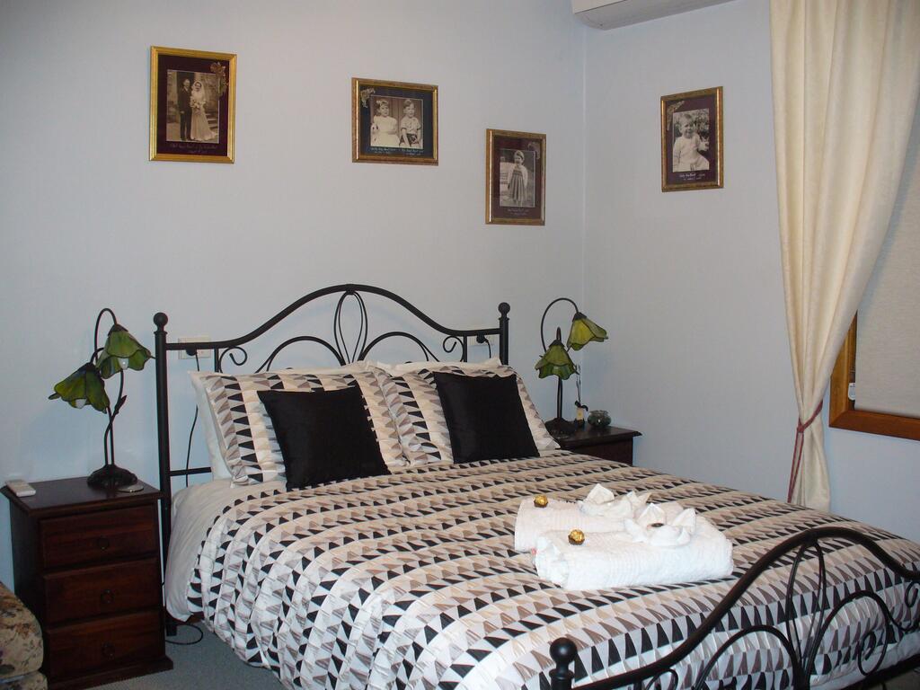 Paisley SA Perths Hotel