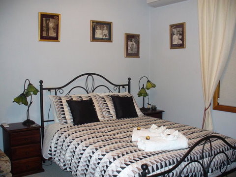 Salter Station. Blanchetown. South Australia - Perths Hotel 0