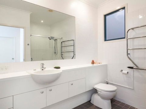 Saltwater Unit 4 - Perths Hotel 1