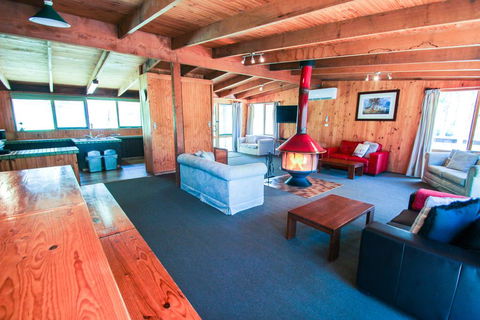 Sambar Lodge - Perths Hotel 1