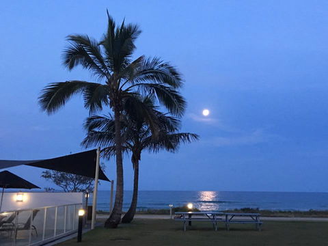 San Simeon Beachfront Apartments Tugun - Perths Hotel 1