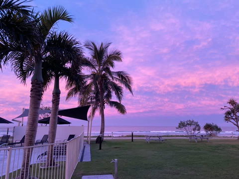 San Simeon Beachfront Apartments Tugun - Perths Hotel 2