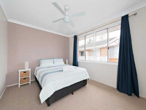 Sanctuary @ Fingal Bay - Perths Hotel 1