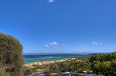 Sandbar Beach House - Perths Hotel 3