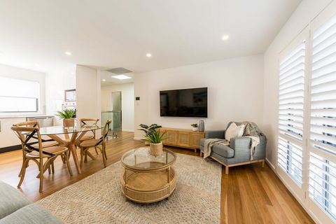 Sandcastle, 26a Winsor Street - Perths Hotel 0