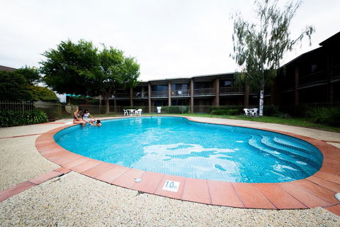 Sandown Regency Hotel & Apartments - Perths Hotel 1