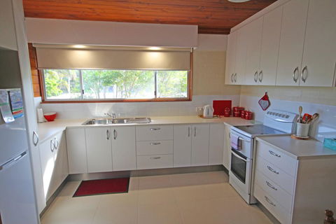 Sassafras - Unit 1 - Coffs Harbour - Perths Hotel 1