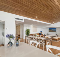 Sea la Vie 2 Luxury Apartment in Coffs Harbour Jetty with pool views and walking distance to the beach - Perths Hotel