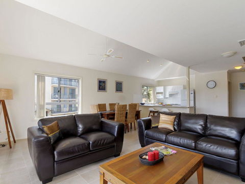 Seachange Apartment 3 - Perths Hotel 0