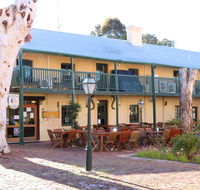 Settlers House - Perths Hotel