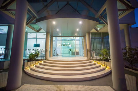 Sfera's Park Suites & Convention Centre - Perths Hotel 0