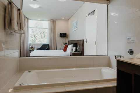 Sfera's Park Suites & Convention Centre - Perths Hotel 1
