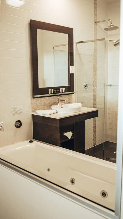 Sfera's Park Suites & Convention Centre - Perths Hotel 3