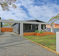 Shady Palms - modern beach house with studio - Perths Hotel