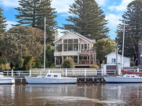 Shearwater Riverview Apartment - Perths Hotel 1