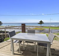 Shemara - Idyllic East Beach property with multiple living areas - Perths Hotel