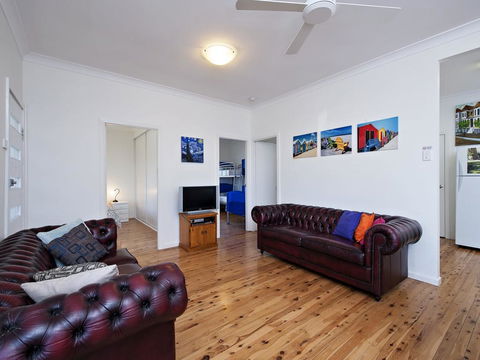 Short Street, 4, The Beach Cottage - Perths Hotel 1