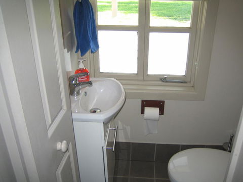 Showgrounds Cottage Naracoorte - Perths Hotel 2