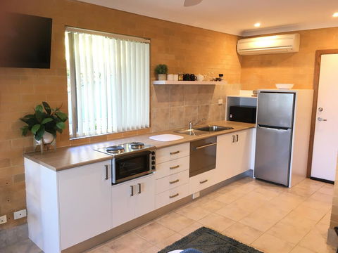 SilverWaters Waterfront Accommodation - Perths Hotel 2