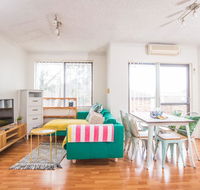 SIMPLE COMFORT 2bed1bath Unit in Meadowbank - Perths Hotel