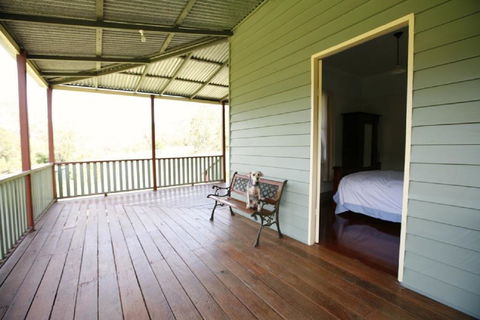 Singleton's Retreat Near Wiseman's Ferry - Perths Hotel 1