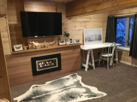 Ski View 1 - Perths Hotel 0