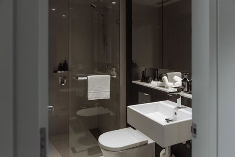 SKYE Suites Green Square - Perths Hotel 1