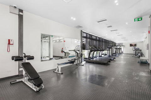 Sleek Q1 Suite In The Heart Of Surfers Paradise - Perths Hotel 1