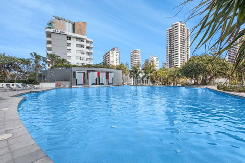 Sleek Q1 Suite In The Heart Of Surfers Paradise - Perths Hotel 3