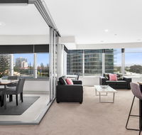 Sleek Q1 Suite in the Heart of Surfers Paradise - Perths Hotel