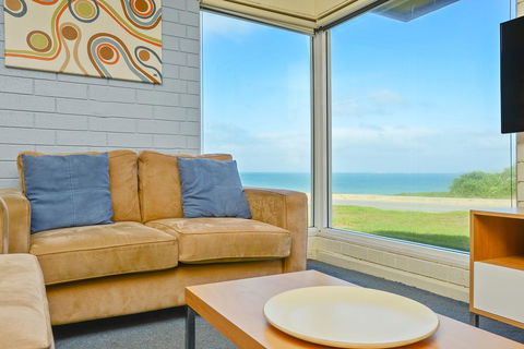 South Seas Beachfront Apartments - Perths Hotel 2
