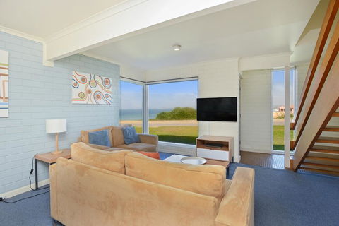 South Seas Beachfront Apartments - Perths Hotel 3