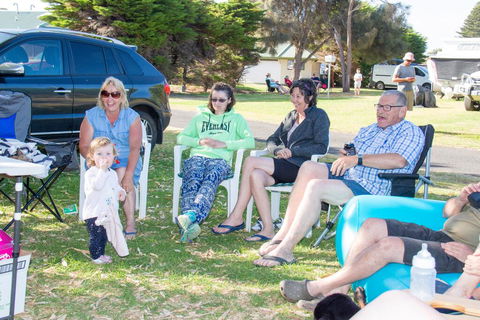 Southcombe Caravan Park - Perths Hotel 1