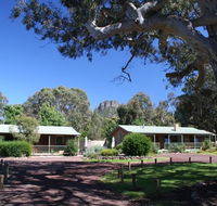 Southern Grampians Cottages - Perths Hotel