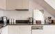 Spacious 2 Bed House, 2 AC And Free Street Parking - thumb 3
