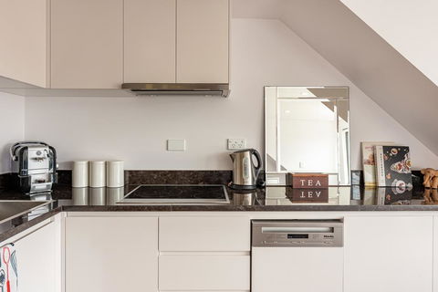 Spacious 2 Bed House, 2 AC And Free Street Parking - Perths Hotel 3