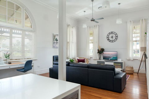 Spacious 2-bed, 2-bath Home With Parking And Balcony - Perths Hotel 0