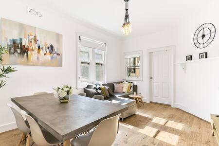 Spacious Harbour View 4bd Home In Sydney CBD - Perths Hotel 0