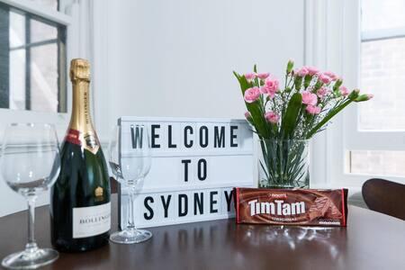 Spacious Harbour View 4bd Home In Sydney CBD - Perths Hotel 1