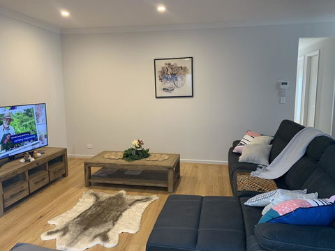 Spacious Rooms Home-Stay With Free Wifi - Perths Hotel 0