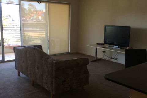 Spectacular River Views In Fabulous Footscray. - Perths Hotel 2