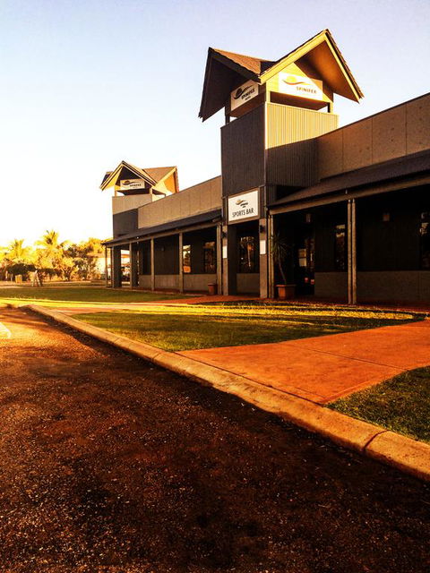 Spinifex Hotel - Perths Hotel 3