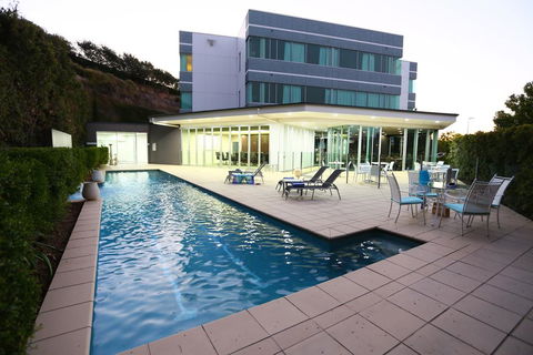 Springfield Lakes Boutique Hotel - Perths Hotel 0