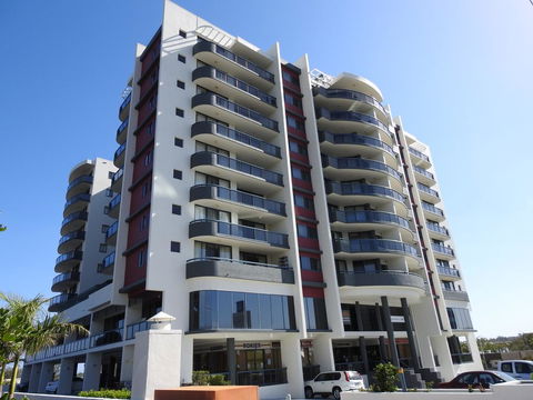 Springwood Tower Apartment Hotel - Perths Hotel 0
